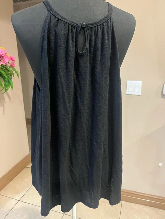 Old Navy Black Sleeveless Tunic with Crochet Detail - Picture 2 of 3